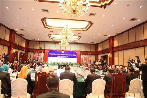 Konferenz der gesellschaftlich-kulturellen Gemeinschaft der ASEAN verabschiedet wichtige Dokumente - ảnh 1